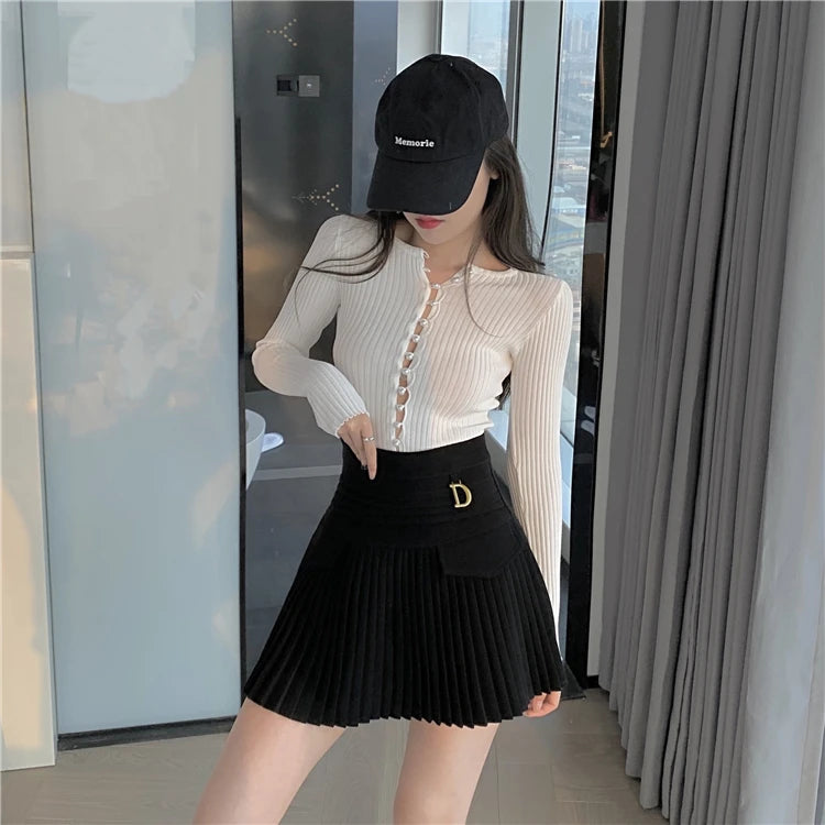 Zwarte Geplooide Rokken Vrouwen Hoge Taille Mini Rok Metalen Letter D Ontwerp A-lijn Clubwear Koreaanse Sexy Streetwear Tonen Ca
