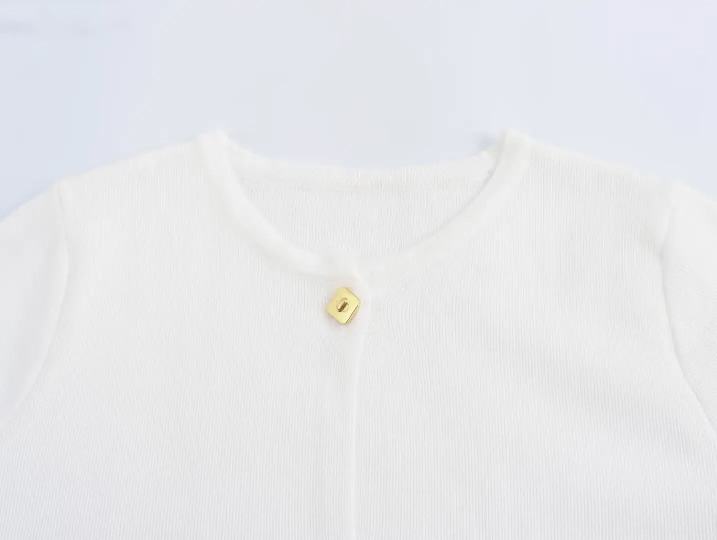 TRAFZA Women Elegant Solid Cardigan Coat Jackets Short Sleeve Metal Button Thin Knitted Shirt Female Y2K Cropped Top Outwear